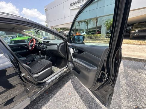 Used 2017 Nissan Rogue Sport SV FWD image 9