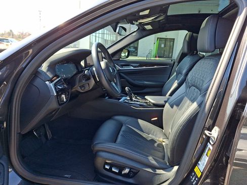 Used 2023 BMW M550i xDrive w/ Executive Package image 13