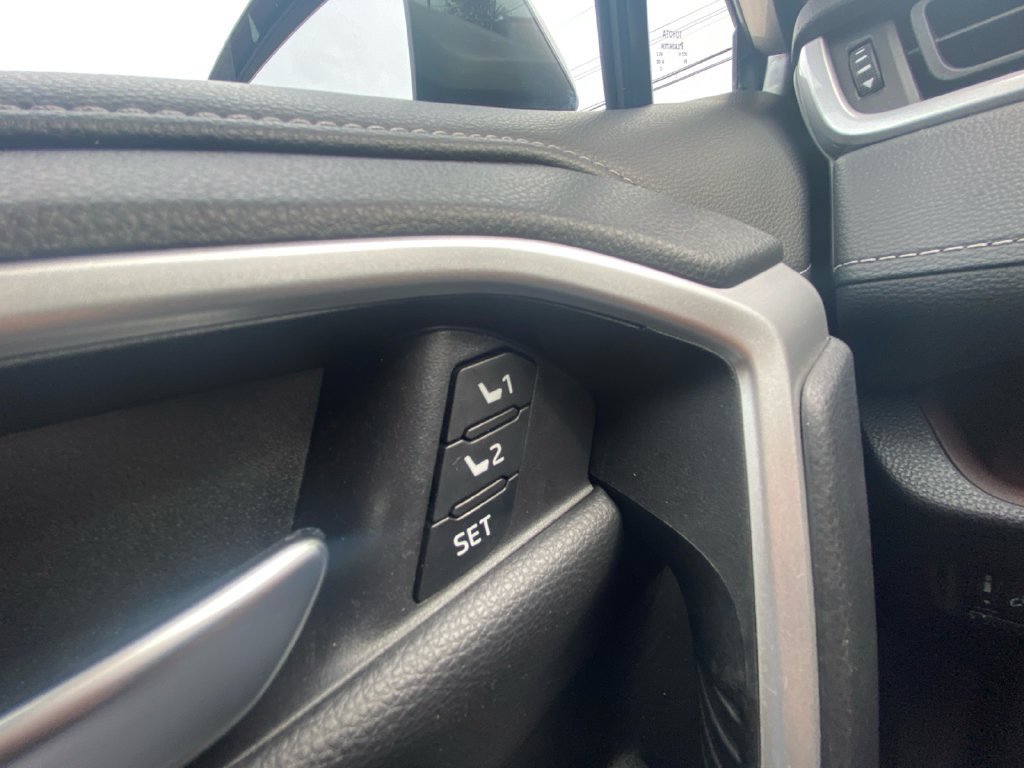 Used 2024 Toyota RAV4 Limited w/ Weather Package AWD/4WD image 17