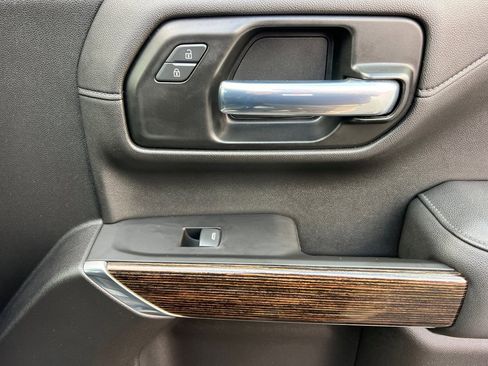 Used 2022 GMC Sierra 1500 SLE image 22