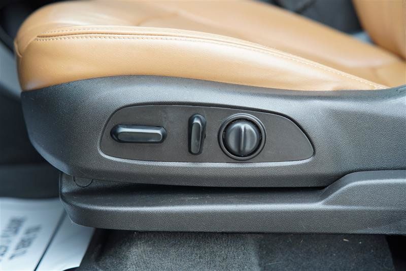 Used 2020 Buick Enclave Essence FWD image 57