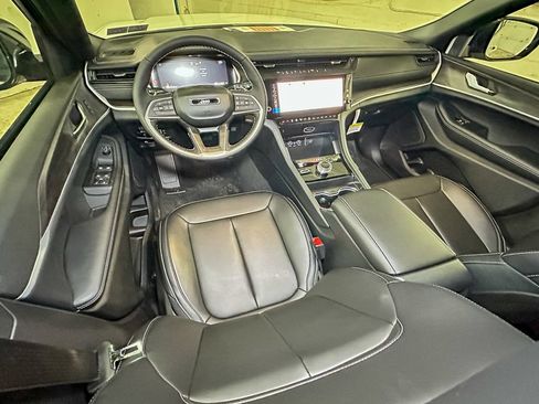 New 2026 Jeep Grand Cherokee Limited AWD/4WD image 9
