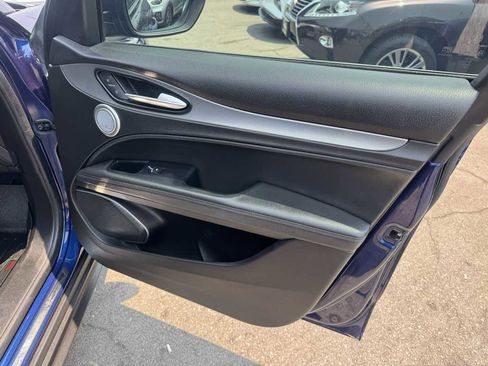 Used 2018 Alfa Romeo Stelvio Ti Sport image 17