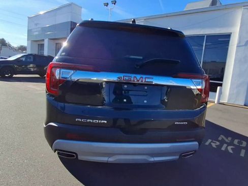 Certified 2023 GMC Acadia SLE w/ Driver Convenience Package image 3