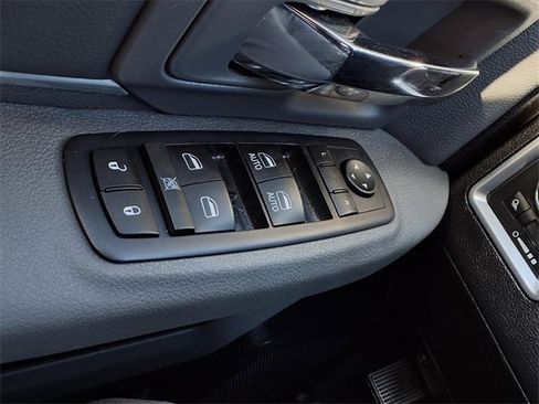 Used 2016 RAM 1500 Classic SLT image 16