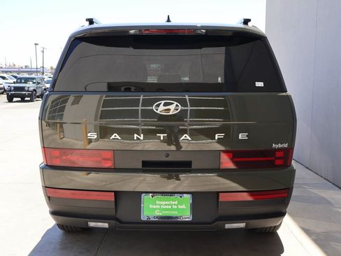 Used 2025 Hyundai Santa Fe SEL FWD image 4