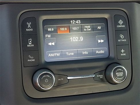 Used 2024 RAM 2500 Tradesman w/ Chrome Appearance Group image 16