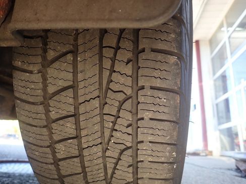 Used 2012 Hyundai Elantra GLS w/ Preferred Pkg 3 image 35