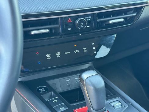Used 2025 Nissan Kicks SR AWD/4WD image 28