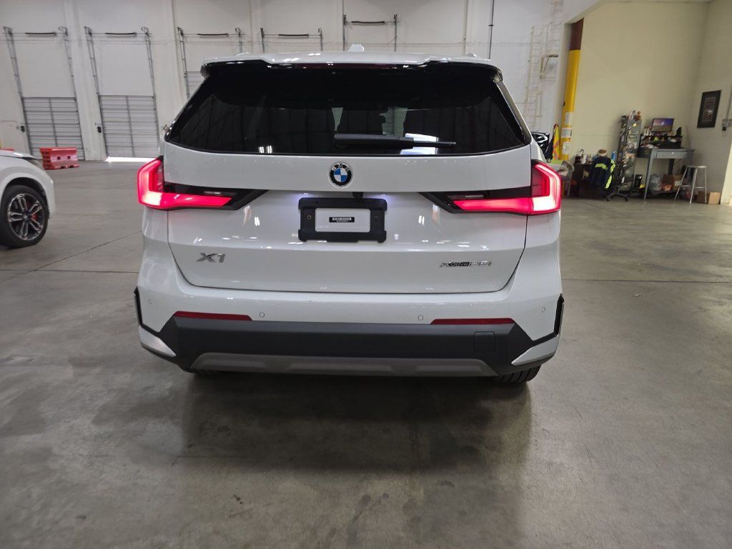 Used 2023 BMW X1 xDrive28i w/ Convenience Package AWD/4WD image 4