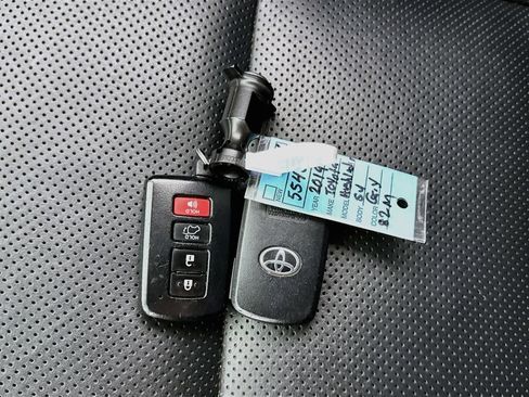 Used 2019 Toyota Highlander Limited Platinum AWD/4WD image 33