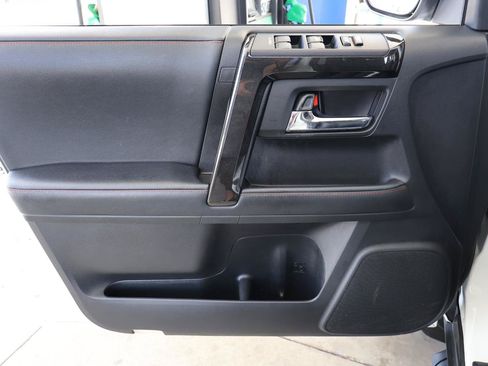 Used 2021 Toyota 4Runner TRD Off-Road Premium w/ Moonroof Package AWD/4WD image 41