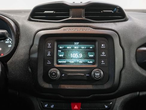 Used 2016 Jeep Renegade Limited image 14