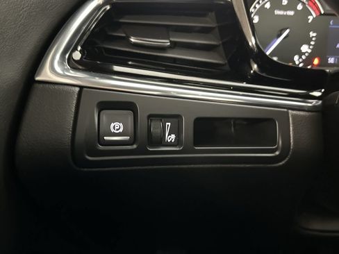 Used 2020 Cadillac XT6 Premium Luxury FWD image 19