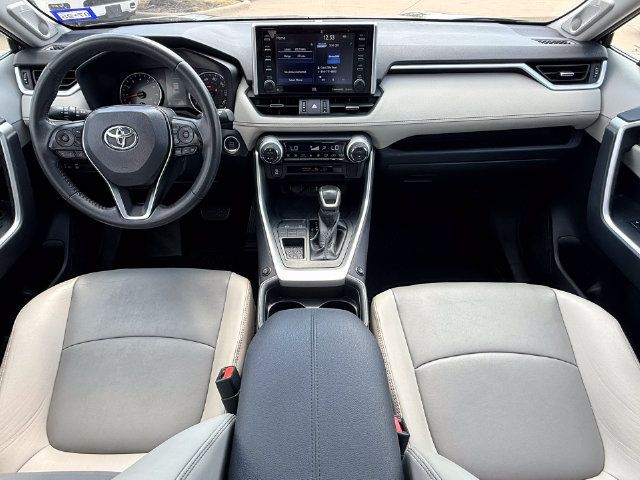 Used 2019 Toyota RAV4 XLE Premium FWD image 20