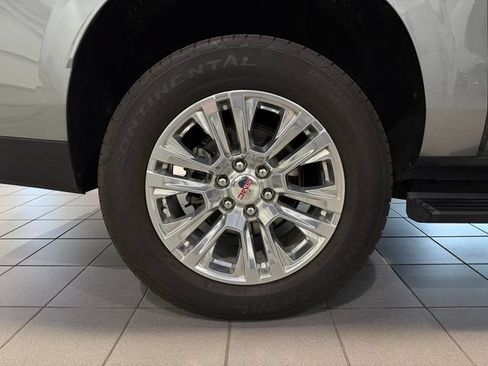 Used 2025 GMC Yukon XL Denali w/ Sun & Power Step Package AWD/4WD image 9