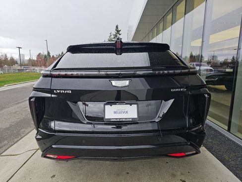 Used 2026 Cadillac Lyriq Premium Sport AWD/4WD image 6