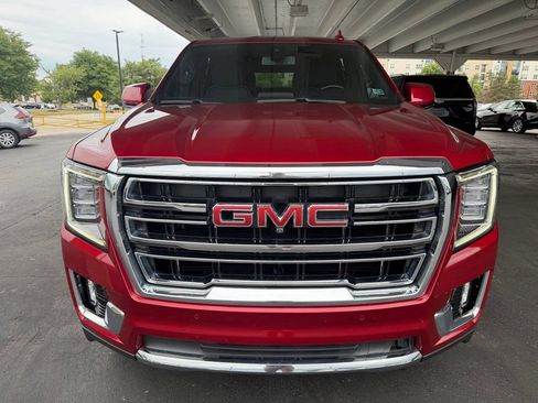 Used 2022 GMC Yukon SLT w/ SLT Premium Package AWD/4WD image 3