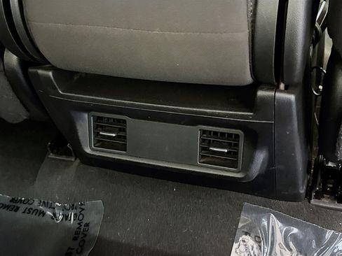 Used 2022 Chevrolet Silverado 1500 Custom image 16