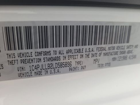 Used 2020 Jeep Cherokee Latitude Plus w/ Comfort/Convenience Group image 33