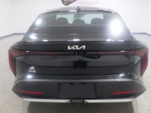 Used 2025 Kia K4 FWD image 3