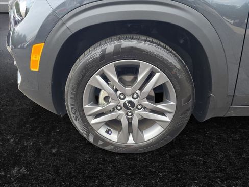 Used 2023 Kia Seltos S w/ Navigation Package image 9