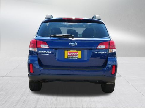 Used 2011 Subaru Outback 2.5i Premium w/ All-Weather Pkg AWD/4WD image 6