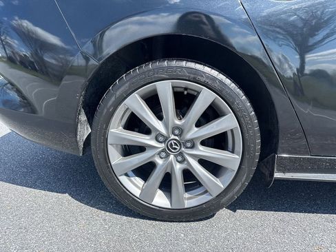 Used 2021 MAZDA MAZDA3 s FWD image 32