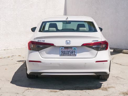 Used 2022 Honda Civic Touring image 8