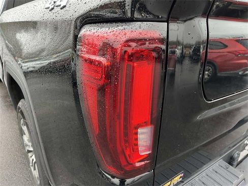 Used 2025 GMC Sierra 1500 SLT image 14