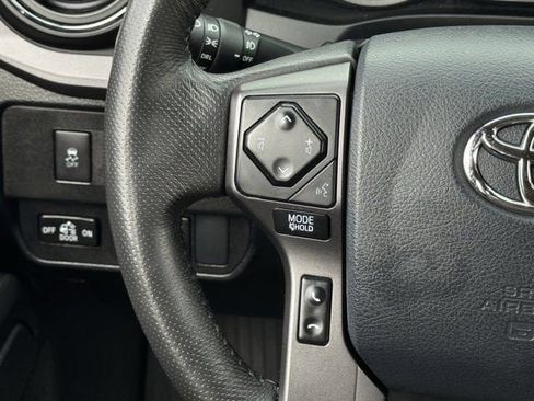 Used 2020 Toyota Tacoma TRD Off-Road AWD/4WD image 16