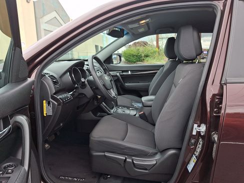 Used 2011 Kia Sorento LX w/ Convenience Pkg AWD/4WD image 13