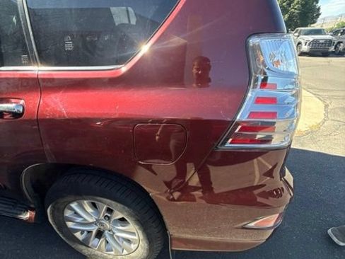 Used 2016 Lexus GX 460 w/ Premium Package AWD/4WD image 26