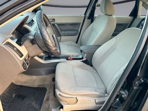 Used 2010 Ford Focus S FWD image 11