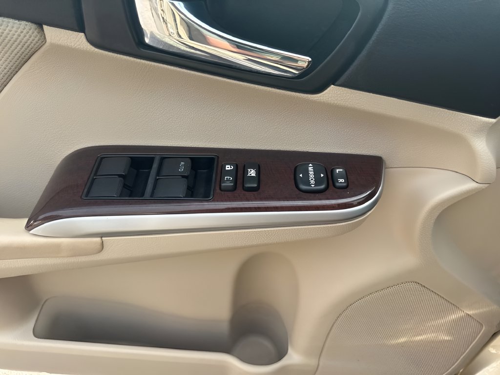 Used 2012 Toyota Camry XLE FWD image 21