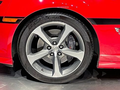 Used 2015 Chevrolet Camaro SS w/ Commemorative Special Edition RWD image 33