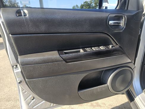 Used 2017 Jeep Patriot High Altitude image 25