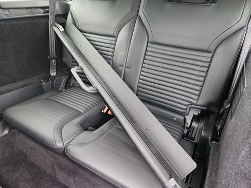 Used 2022 Land Rover Discovery HSE R-Dynamic image 32