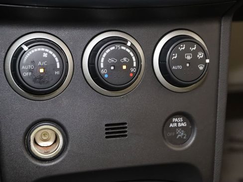 Used 2013 Nissan Rogue SL image 25