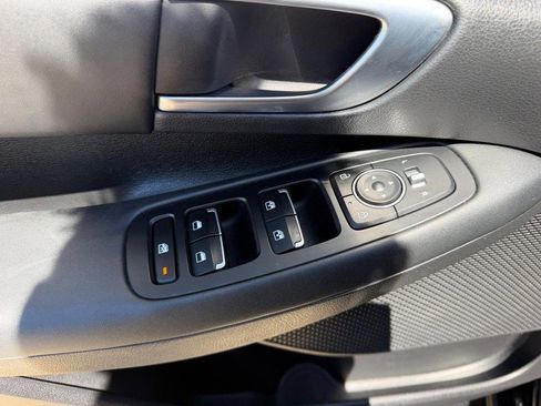 Used 2021 Hyundai Sonata SEL w/ Preferred Accessory Package FWD image 17