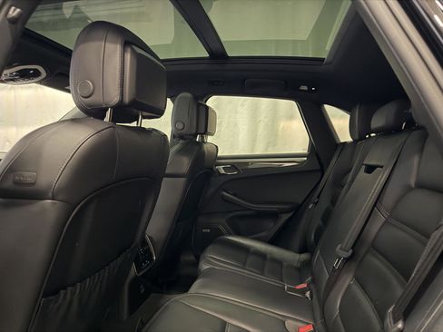 Certified 2023 Porsche Macan GTS image 24