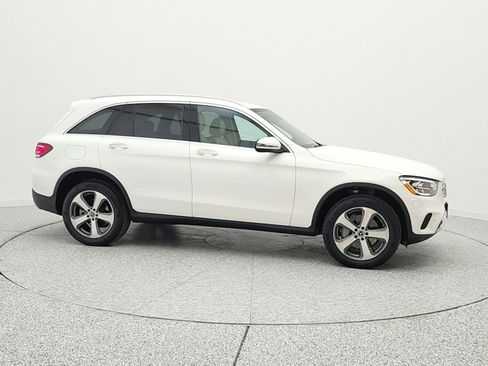 Used 2022 Mercedes-Benz GLC 300 4MATIC image 4
