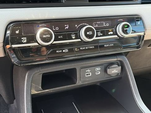 Used 2023 Honda Pilot EX-L image 16