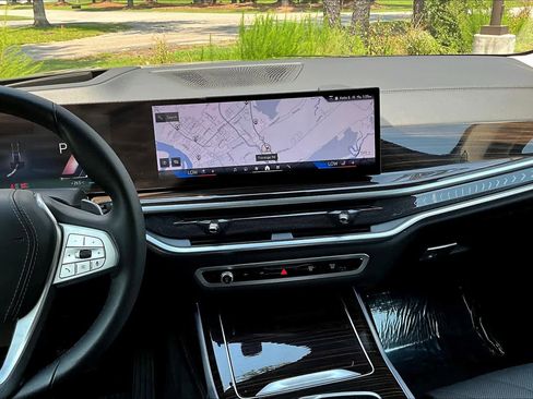 Certified 2024 BMW X7 xDrive40i w/ Premium Package AWD/4WD image 7