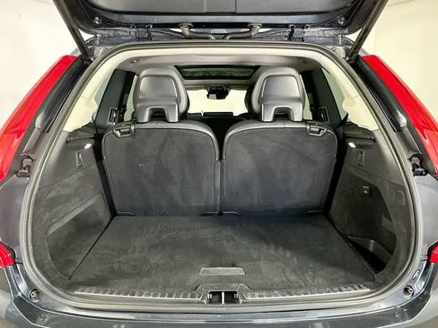 Used 2022 Volvo XC90 T5 Momentum w/ Advanced Package FWD image 20