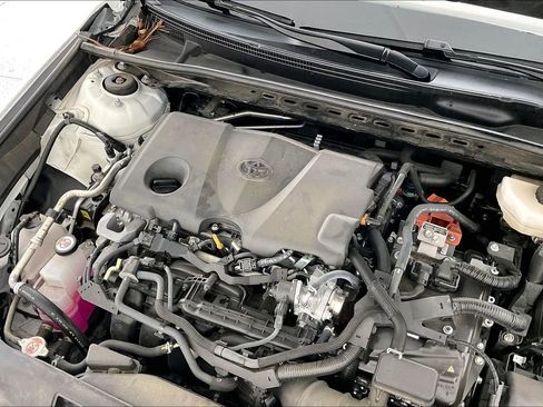 Used 2025 Toyota Camry SE image 43