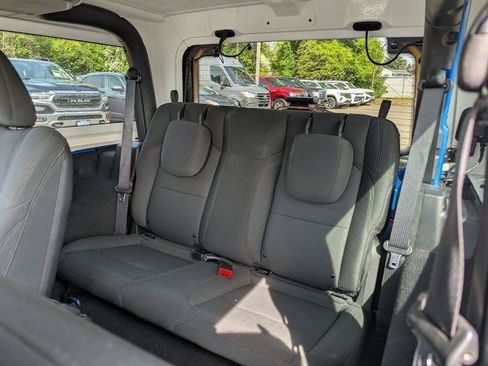 Used 2022 Jeep Wrangler Sport AWD/4WD image 27