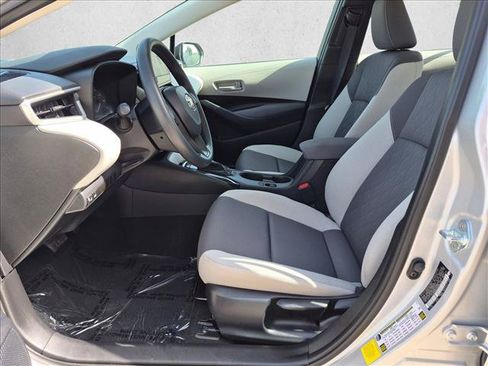 Used 2024 Toyota Corolla LE FWD image 15