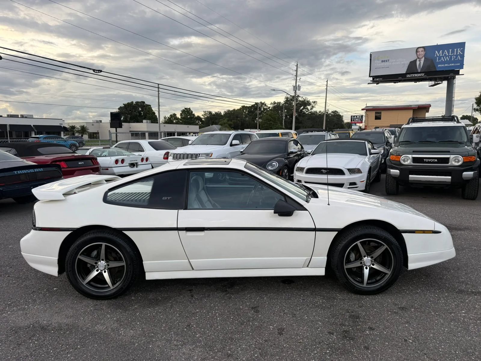 Used 1988 Pontiac Fiero GT RWD image 4