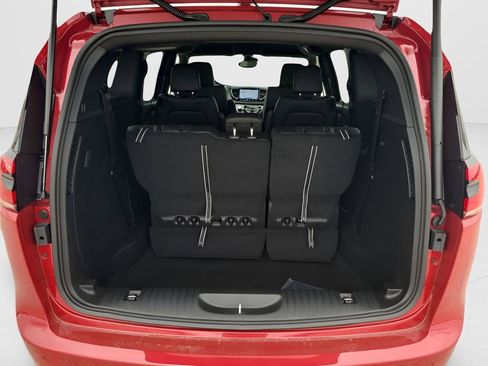 New 2026 Chrysler Pacifica Select image 22